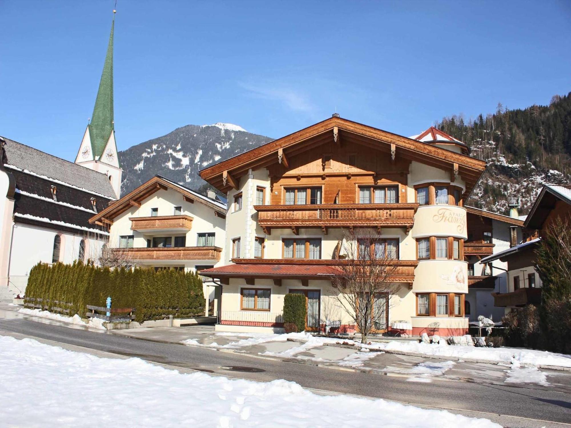 Attractive Holiday Home In Kaltenbach On The Ski Slope Stumm Exteriér fotografie